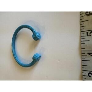 Stylish Blue Twisted Wire Bracelet